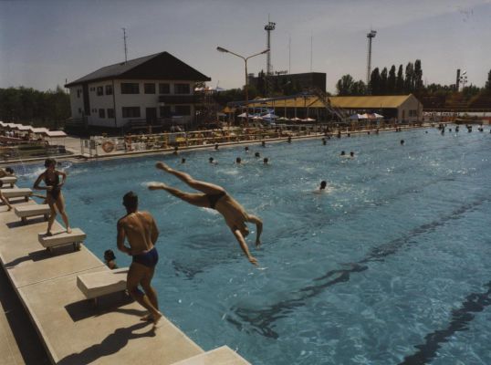 A TVK Szabadidő Központ medencéje 1993