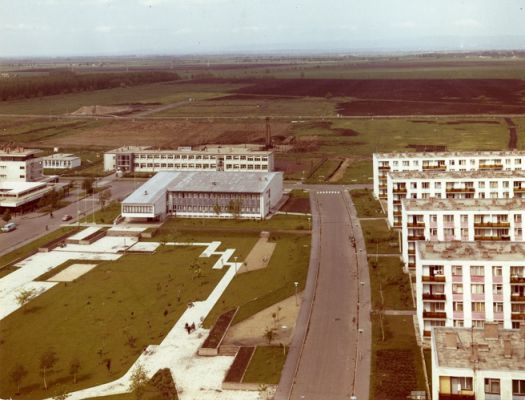 A felépült művelődési központ a hatvanas évek végén