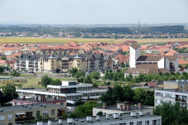 Látkép Tiszaújváros északkeleti részéről