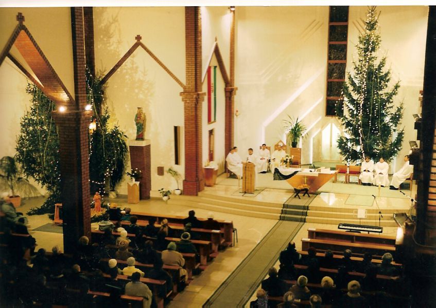 2005. december - Éjféli mise<br /> a katolikus templomban
